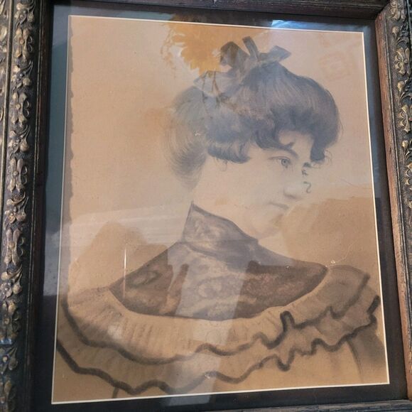 Vintage or Antique Portrait of a women muted pallet in ornate frame & Matted - Picture 13 of 16